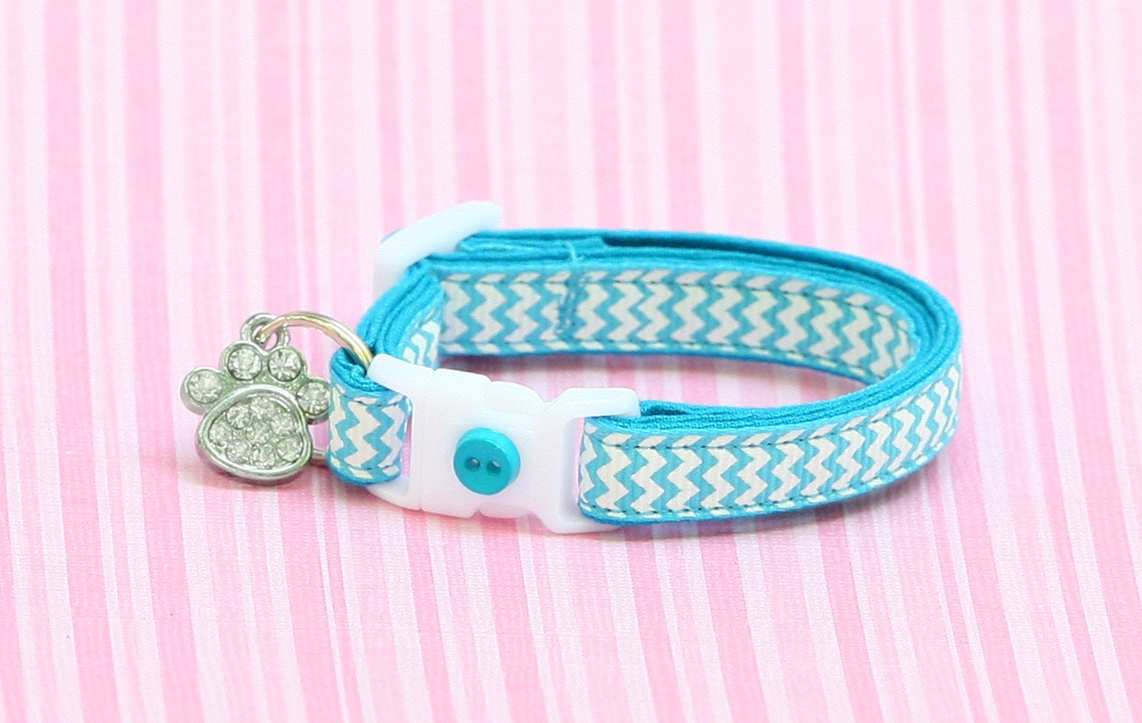 Tropical Blue Chevrons Cat Collar-1